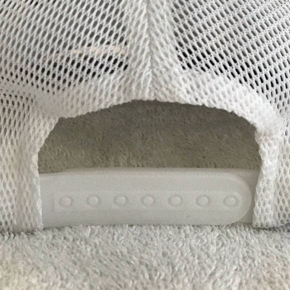 Yupoong for Vail, Colorado Adjustable Grey & White Mesh SnapBack Baseball Cap - Picture 3 of 14